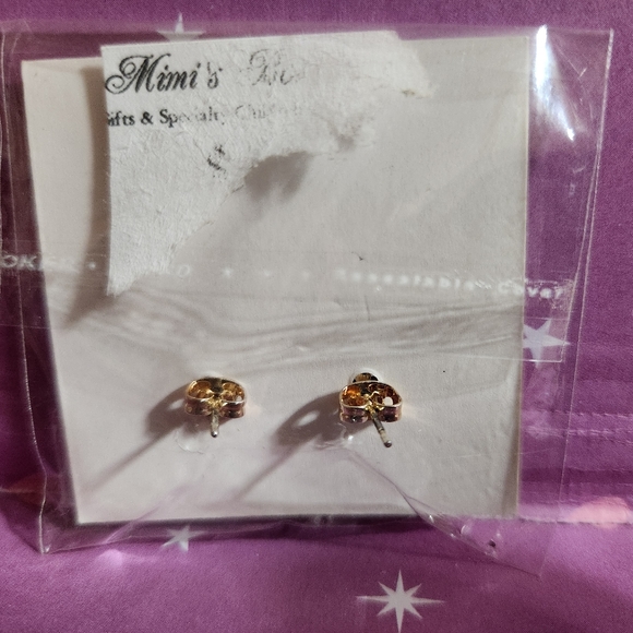 Initial M Stud Earrings NWT - Picture 4 of 4